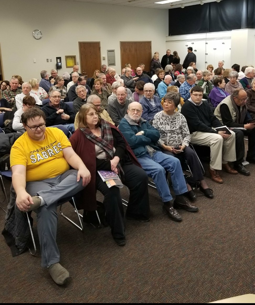 zachreed12's tweet photo. Good conversation and stories tonight at the #BeachwoodLibrary thanks #JerryAustin. https://t.co/X0tuLDrlq6