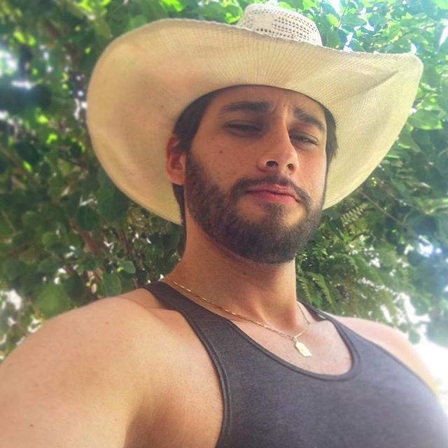 CowboyConnexion's tweet photo. 🤠 @androx_ #androx_
#andresalves
.
RepostBy @androx_: "Transforme suas dúvidas em fé e seus medos em determinação 💪🏻🙏🏻👊🏻 #borabora #naodeixa o #chapeu #cair #deusnocontrole #goianiamilgraus"
.
#cowboy #cowboys #cowboysofinstagram #muscle #muscles… https://t.co/NUBKwSnlF5 https://t.co/oCrF4PDFk1