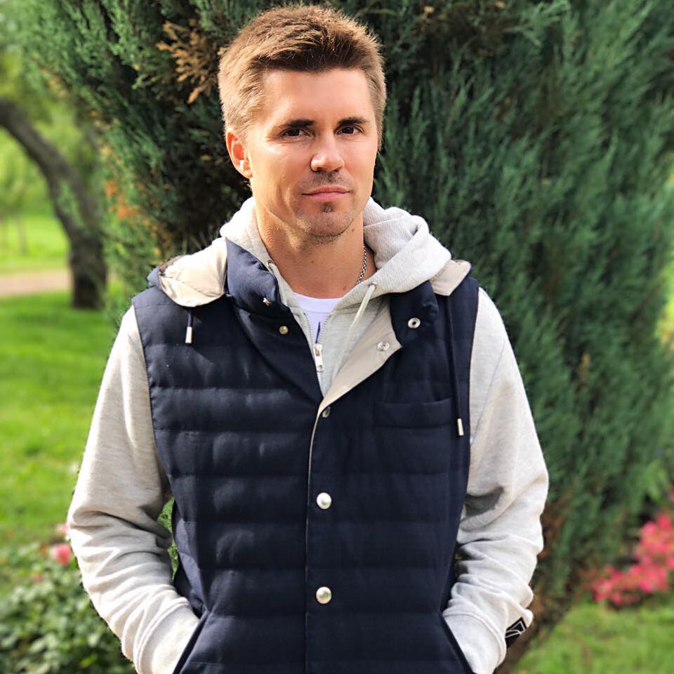 winnieP12345's tweet photo. He's always in shape. Dmitri #Torbinski - one of the best defensive midfielders in the world.#Paphos #Pafos #PafosFC #Transfers #TransferCentre #TransferWindow #TransferTalk #Cyprus #LFC #Liverpool #LiverpoolFC #Klopp #Anfield #anfieldroadblog #UEFA #WorldCup2018 #Football #FIFA https://t.co/pwPskGnxVZ