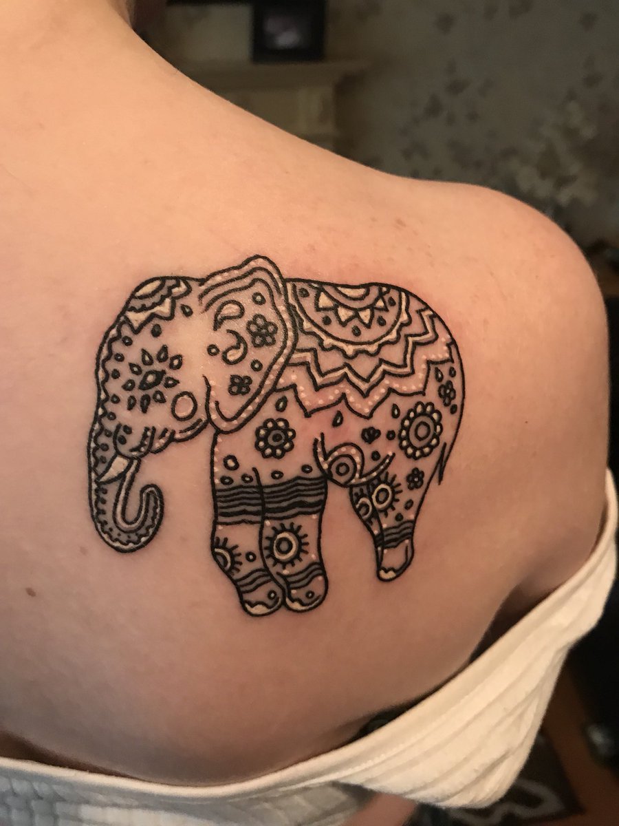twinklelighthes's tweet photo. Fourth tattoo and counting, I have an unhealthy obsession but I reallllly like elephants 🐘 https://t.co/MEAvIrPu3f