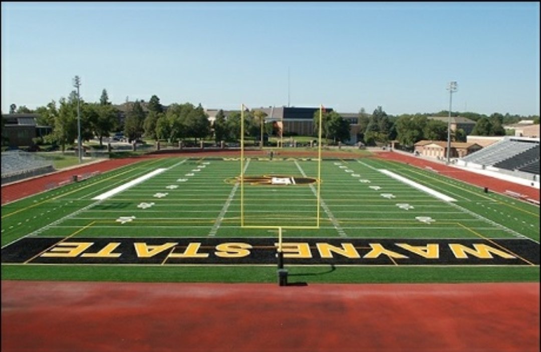 Coledh907's tweet photo. Thanks to @WayneStFootball for the invite! One last road trip with the old man. One last entry on the spreadsheet. One last time enjoying the benefits of an #officialvisit. This time across IA to Nebraska. I have a top 2... top 3 by Sunday?  #GoWildcats #GoTIME #D2 https://t.co/b7ne1f8gqx