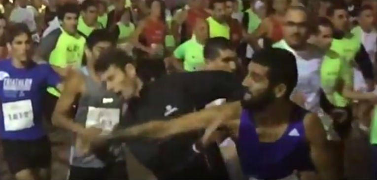 Runningdeciudad's tweet photo. Video de cómo no empezar una #carrera https://t.co/TiVm3Zo1vH https://t.co/Rjrhfi52DT