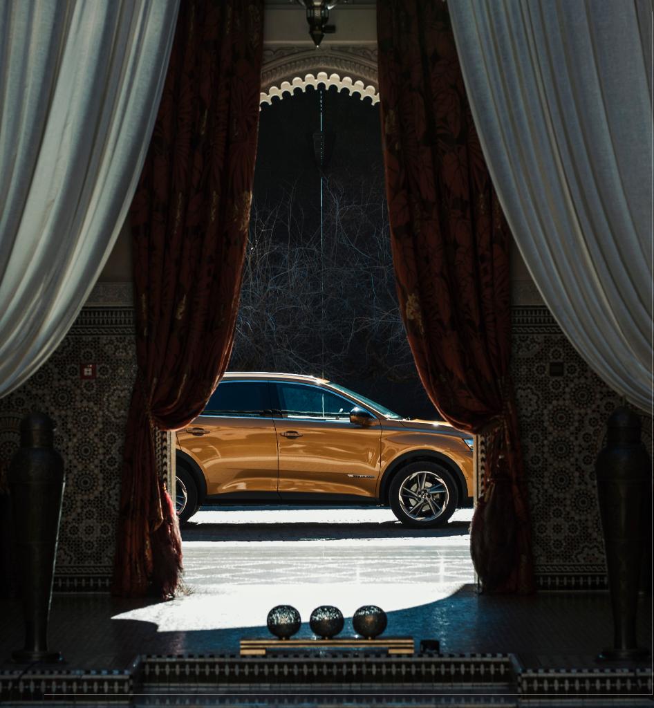 DSdanmark's tweet photo. Billeder af #DS7CROSSBACK i Marrakech i sidste uge. En fest for tradition og innovation. #DSAutomobiles #RoyalMansour https://t.co/fl0wsmEnJ6