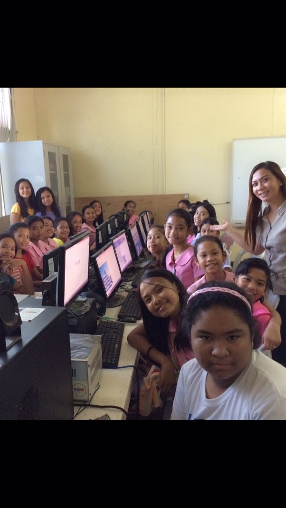 rubilynpastrano's tweet photo. Teaching with Technology                 Art Class for 6th Graders through HTML Website Making     #MicrosoftEdu #MicrosoftEduPh #MIEExpert       Special thanks to Ms Lance! https://t.co/LaFzKh8LUw