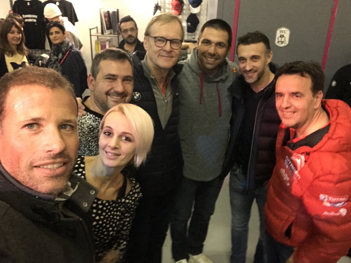 matthieubaumel's tweet photo. En visite chez #malococcix alias @DanosElena avec quelques amis @AriVatanen @antoinemeo8 #noeltron @PatrickMagaud ...
Bonne route à Daniel et Anais dans leur nouvelle entreprise 👌🤙
#PMracing #pedaltothemetal https://t.co/Alq7HLRWYs