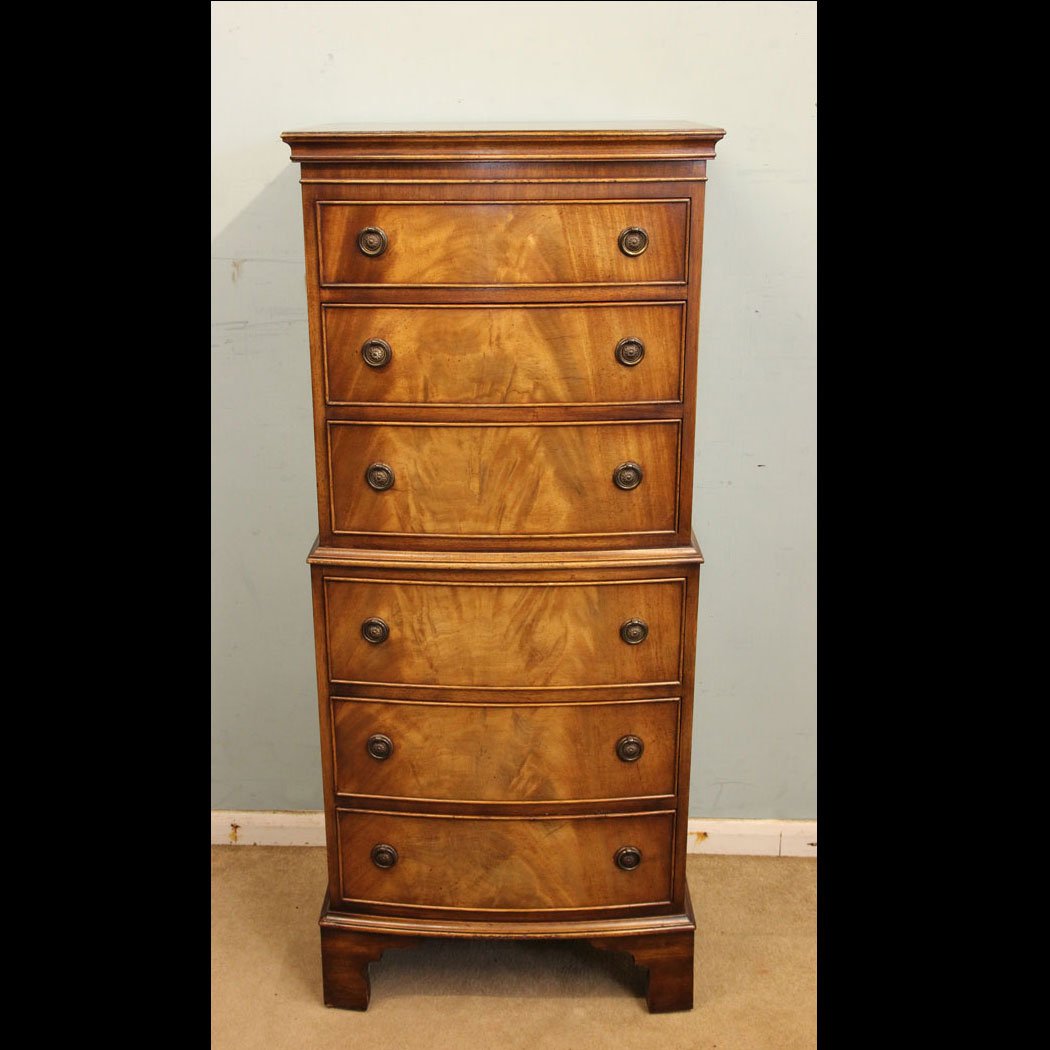 TheAntiqueShop's tweet image. Antique Mid 20th Century Mahogany Tallboy , Bow Front Chest of Drawers theantiqueshop.co.uk/product/antiqu…
#Mahogany #ChestDrawers #BowFront #AntiqueFurniture