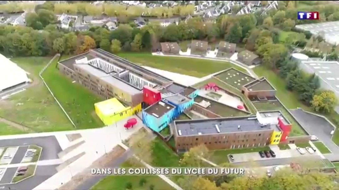JulienRoux_'s tweet photo. A quoi pourraient ressembler les établissements scolaires dans les prochaines années? Reportage 20h @TF1LeJT dans le "Lycée du futur" à Carquefou @paysdelaloire https://t.co/J5r8DL7mYA #Education #innovation https://t.co/kKe9kbKjZC