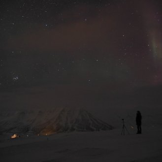 BBCRadioSolent's tweet photo. Our #WeatherWatcher this morning is Jade live in Norway 🇳🇴

Jade is part of the @AstroPhysSoton team from @unisouthampton researching the #AuroraBorealis 📻👉 https://t.co/hD1nLCOZj3 https://t.co/5Lx7neJp8K