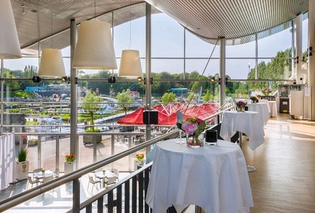 congressteden's tweet photo. Tip: organiseer je #congres #event of #vergadering @MadurodamEvents, de originele #locatie in miniatuurstad Nederland. 

De #zalen op de 1e verdieping hebben uitzicht over Madurodam. Voor de thema's van het event zijn er in het park veel aanknopingspunten. https://t.co/eCmPLc4qzU https://t.co/Vi1KrK1giG