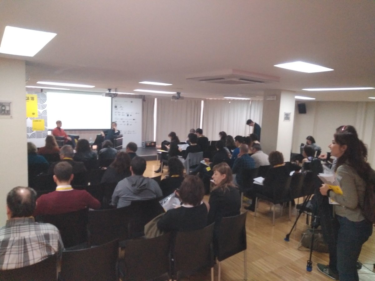 Publica_cultura's tweet photo. Empezamos fuerte, #RTVE nos habla de su enfoque sobre nuevas narrativas, contenidos y canales en #Publica18. Contamos con Miriam Hernanz, responsable del #labRTVE https://t.co/3BalWiP9Q9