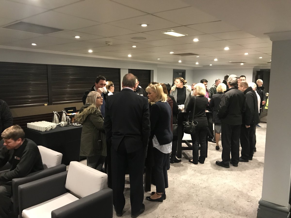 LeeRushbrooke's tweet photo. @ColasLtd 3rd #2018Cascade presenting to our Warrington team. #facetofacecomms https://t.co/CY4IjhoPfx