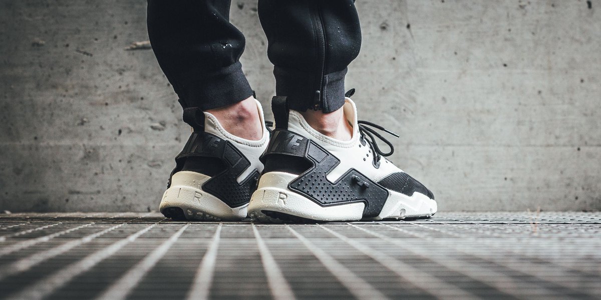 nike huarache black sail