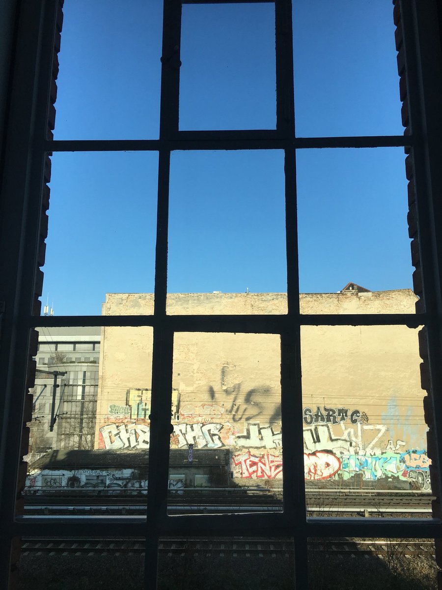 degepolCOM's tweet photo. @DigitalNative88 @BMgermany @FREVEL_Berlin @rggnkmp @elfnullelf @fleishmanDE @sixinonehouse @Storch_i @Kaffeehauslobby @jk_beratung @de_ge_pol @ruschke388 @staerckster @Sa_Novo @pollytix_gmbh @walli5 Nun das #COMview Ergebnis #andthewinneris:
🥇: @chrmoosbauer mit „Mobilbüroblick @MSL_Germany 🚀“
🥈: @FREVEL_Berlin mit „Der Nachbar von @DigitalNative88“
🥉: @walli5 mit „😎 Büroblick @MSL_Germany“
Gewinner Video @rggnkmp mit „Ausblick? Autopilot!“ https://t.co/py39GKIdLY https://t.co/qYfBxUpNvN