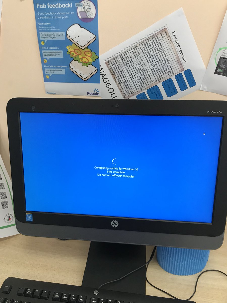 MrAndiPrice's tweet image. Always during the middle of a lesson/presentation! #downwithwindows 🍏 #gettherighthardware