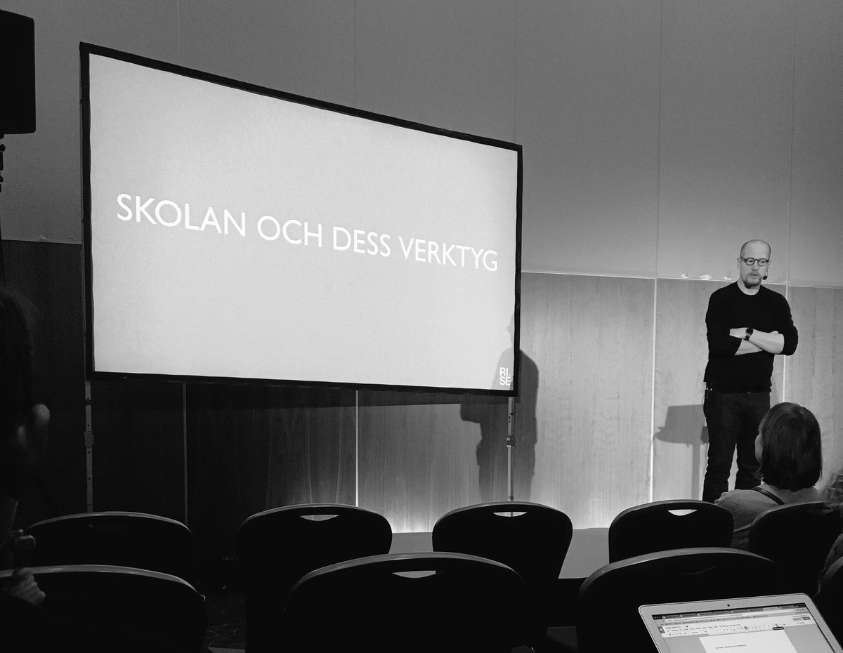 Då kör vi första seminariet för dagen! Makerkultur...#solskol #linedu