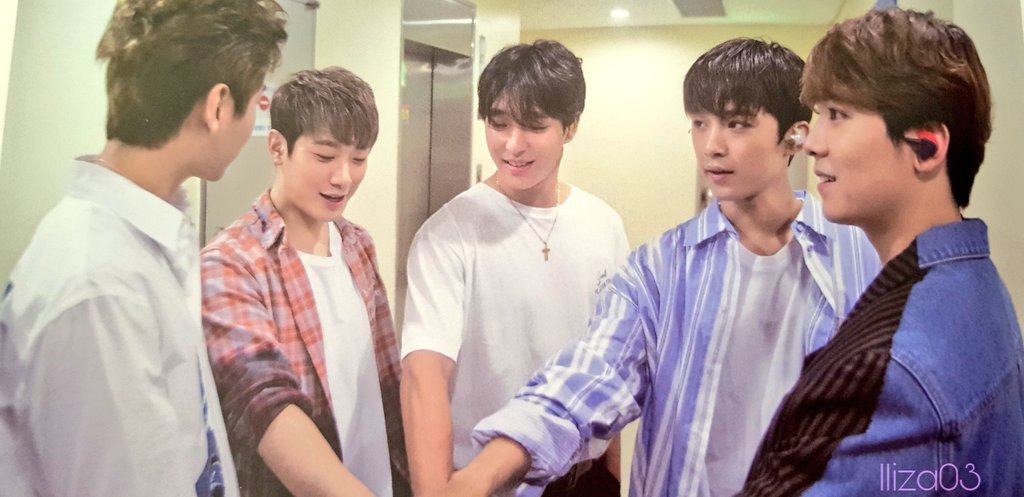 Lliza03's tweet photo. 💕💕 #ftisland #Over10Years #Fanclub #Book #for #Primadonna @skullhong @FtGtJH @saicowow @chungxuan @FtDrMH1111 https://t.co/5hDz87dzLO