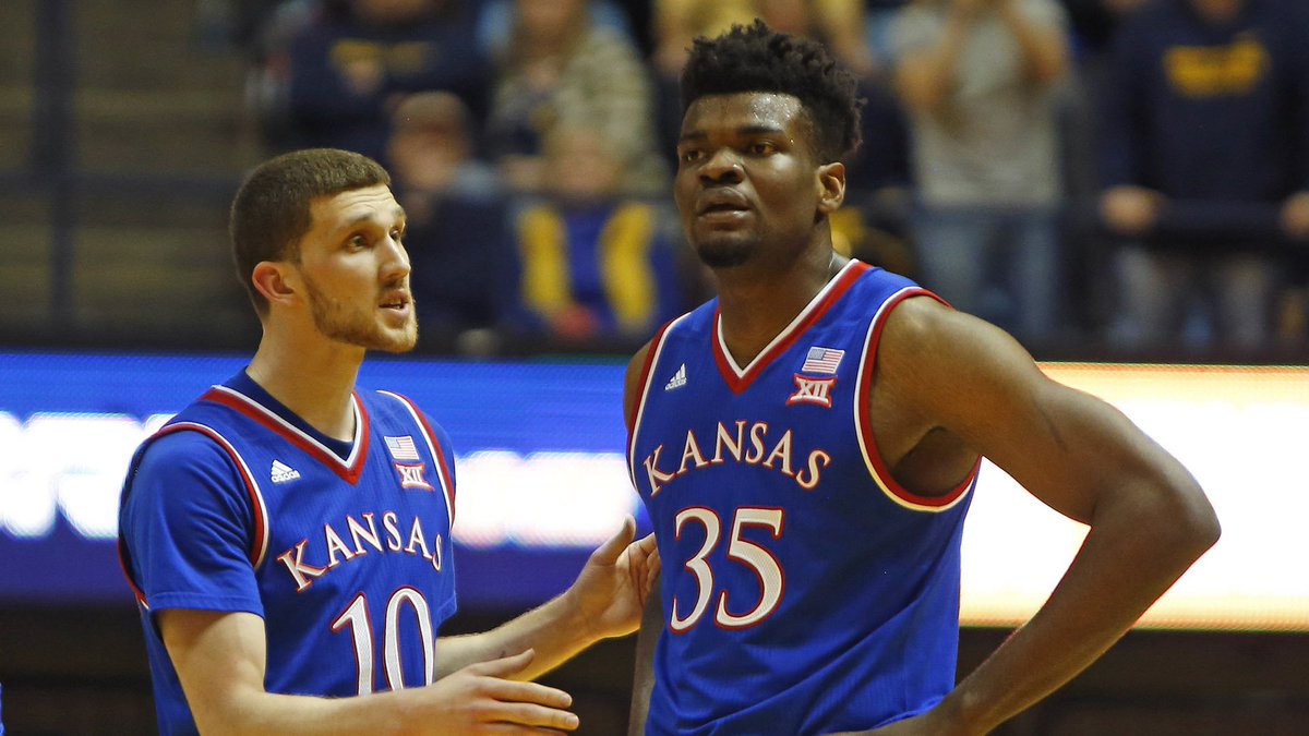 Deadspin's tweet photo. Report: Police called to Kansas men's basketball dorm due to guy "wanting to give free-throw advice" https://t.co/0wvqPI6cvN https://t.co/ORuJLcvFnF