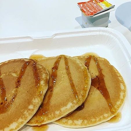 Mcdonaldsoman's tweet photo. Love gets sweeter in the morning when there is Hotcakes to share.๐ ุตุจุงุญ ุงูุฎู
ูุณ ุชููู ุจูู ูุฌุจุฉ ููุช ููู ุงููุฐูุฐุฉ๐
#Hotcakes #BreakfastEnergy #McDonaldsOman #Muscat #Oman #MyOman #ุนู
ุงู #ู
ุณูุท #ู
ุงูุฏููุงูุฏุฒ_ุนู
ุงู #ุฑููู #ูุทูุฑ _ุงูุนุงููุฉ #ููุช_ููู #ุงูุฎู
ูุณ _ุงููููุณ https://t.co/pG52XdNp3y