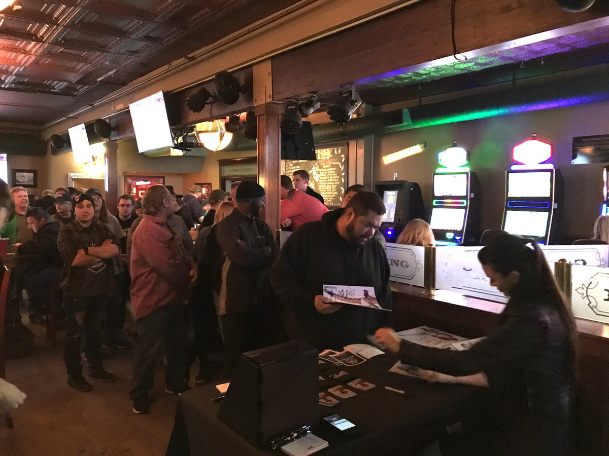 97.9 THE LOOP tweet media