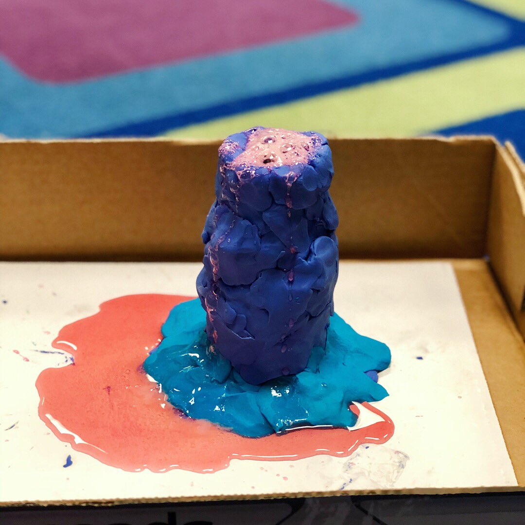 3rdwithmrst's tweet photo. Volcano fun in Room 304 today! 🌋 https://t.co/xar8K8wAkt