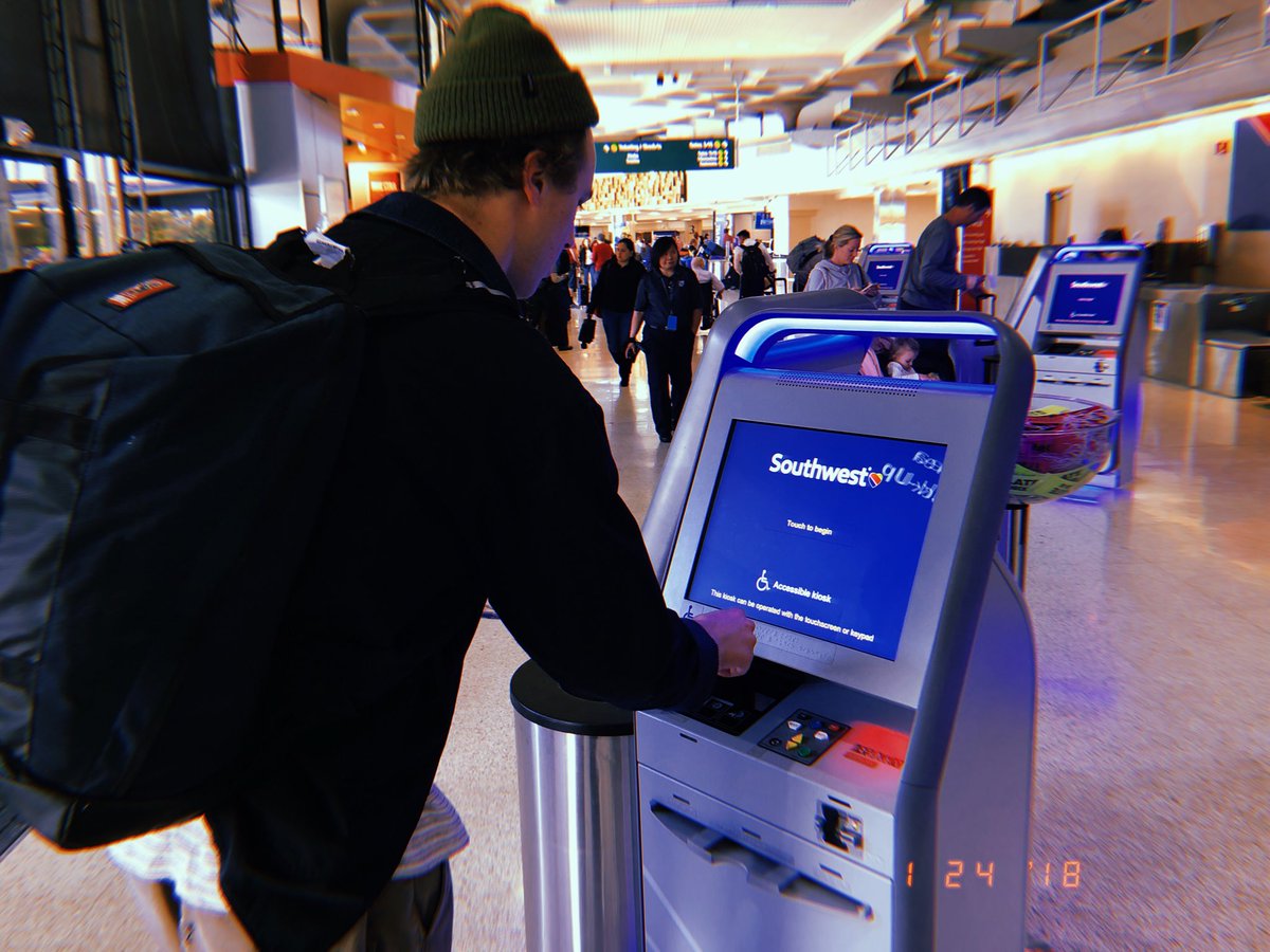 guiseppelo's tweet photo. SD Departure - SF LETS GET WEIRD TONITE https://t.co/Ei97MxJLBu