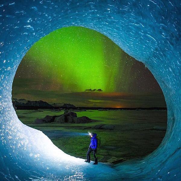 SpaceFlX's tweet photo. Glacier explorations in Iceland ❄️❄️❄️ https://t.co/emuBVmkovs