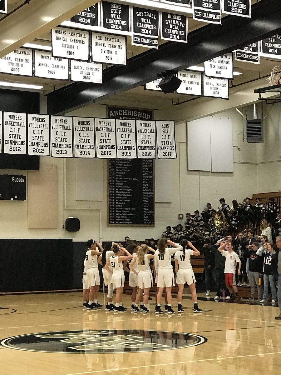 AMHSAthletics's tweet photo. Go Monarchs! https://t.co/6tl3Ug7Wkl