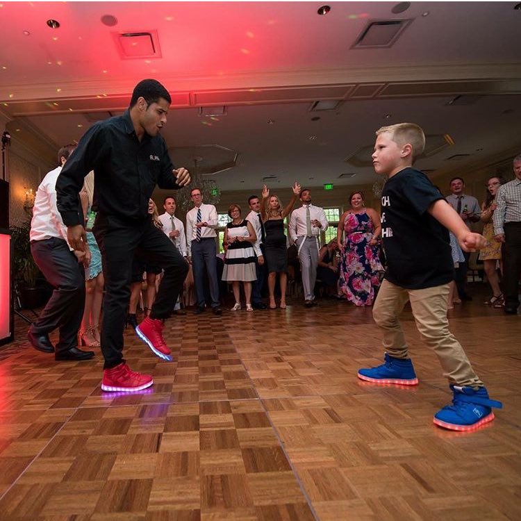 GlobalProDJ's tweet image. Check out our emcee Ricky showing off his moves!
#GlobalProDJ #Emcee #DJ