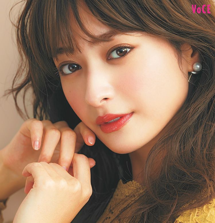 Voce ヴォーチェ 公式 Twitterissa この春買うべき ブラウンパレット Suqqu 王道ブラウンシャドウの塗り方 春には春のブラウンを選びたい 美人に見える最新 ブラウンパレット とつけこなしテクニックを徹底解説 このメイクをチェック T Co