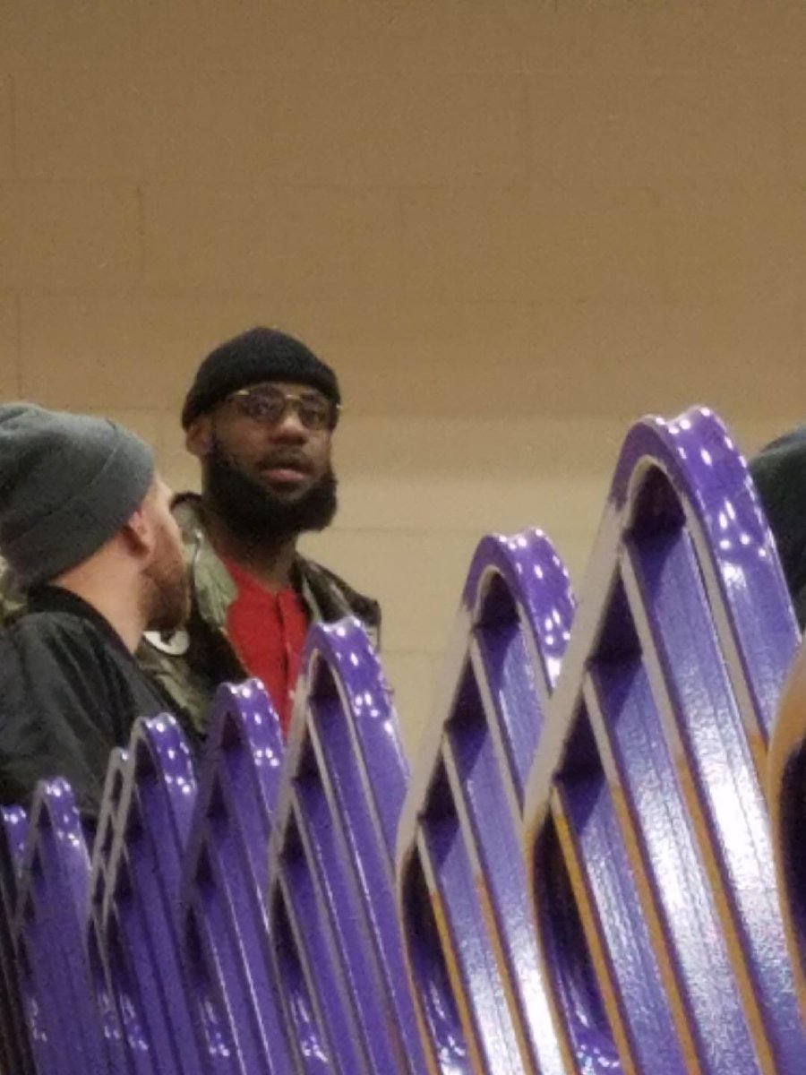 AllyMack13's tweet photo. Imagine going to the high school you lead YL at &amp; Lebron James walks in .... Jackson High School didn’t have to imagine that tonight because it was REAL @YoungLife https://t.co/51xl2Zqbh0