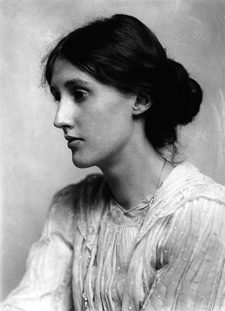 #VirginiaWoolf necesitaba escribir sobre la vida que tenemos y las vidas que hubiéramos podido tener... goo.gl/Lc1PR3 
#GeogleDoodle bellísima alteración hoy en vuestro logotipo <a href="/GoogleES/">Google España</a> #MaicaRivera 🌹📝