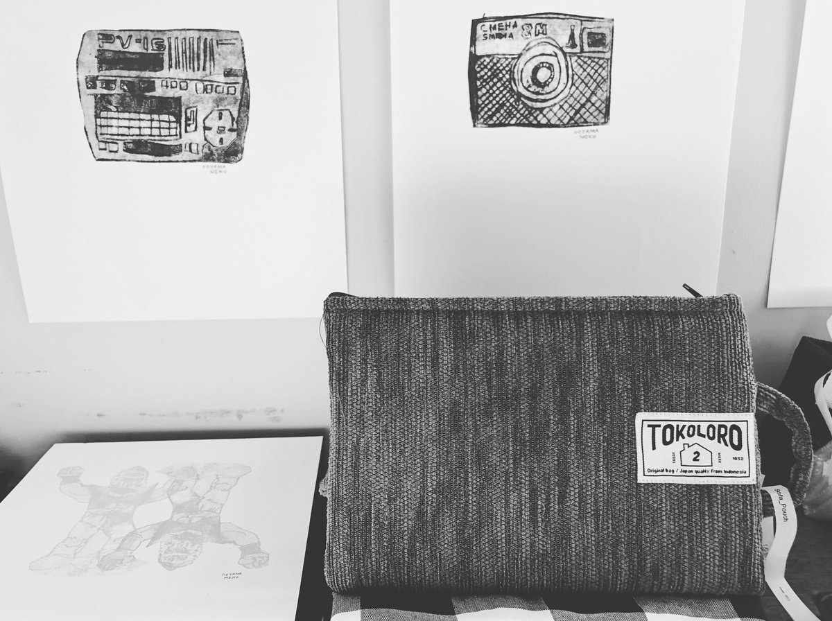 tokoloro's tweet photo. ∂コンパクトカメラは入ります。
MSXは入りません。
ソファ生地で作ったポーチはクッション入りなので触り心地もソファのようです。
#sofapouch #tokoloro #オオヤマネコ #roooom
https://t.co/FHxjxFbWOw https://t.co/PQc45cS1lP