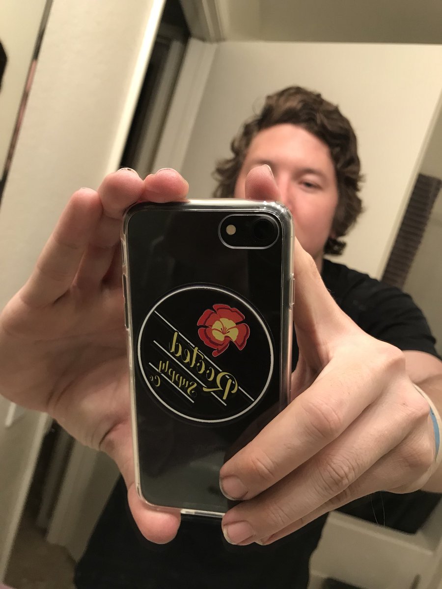 RosexSero's tweet photo. Fresh as fuck @Rootedsupply phone case. Thanks guys! https://t.co/eN4K91t7Fv