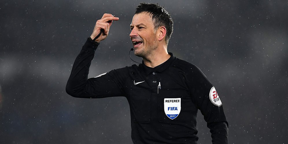 [Video] goo.gl/6grbcT - Respek! Dengar Suara Azan, Wasit Mark Clattenburg Hentikan Pertandingan
