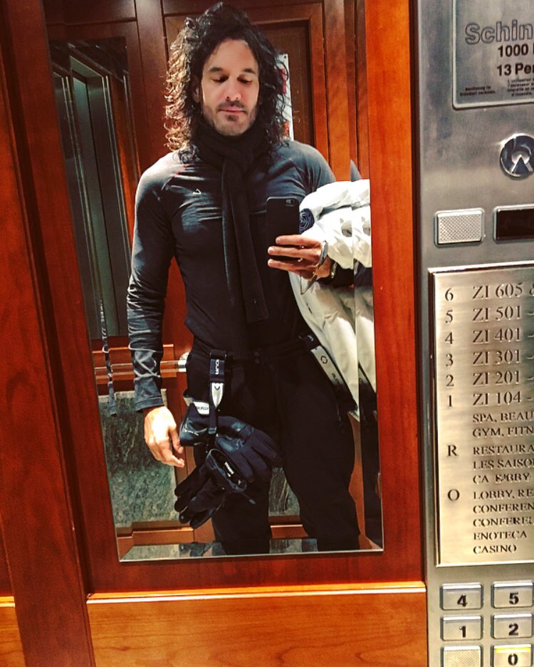 MarioCimarro's tweet photo. La alegria de vivir ha llegado
a tu ventana, para pronunciar mi nombre en labios de la mañana. https://t.co/RZ0hTZhyqj