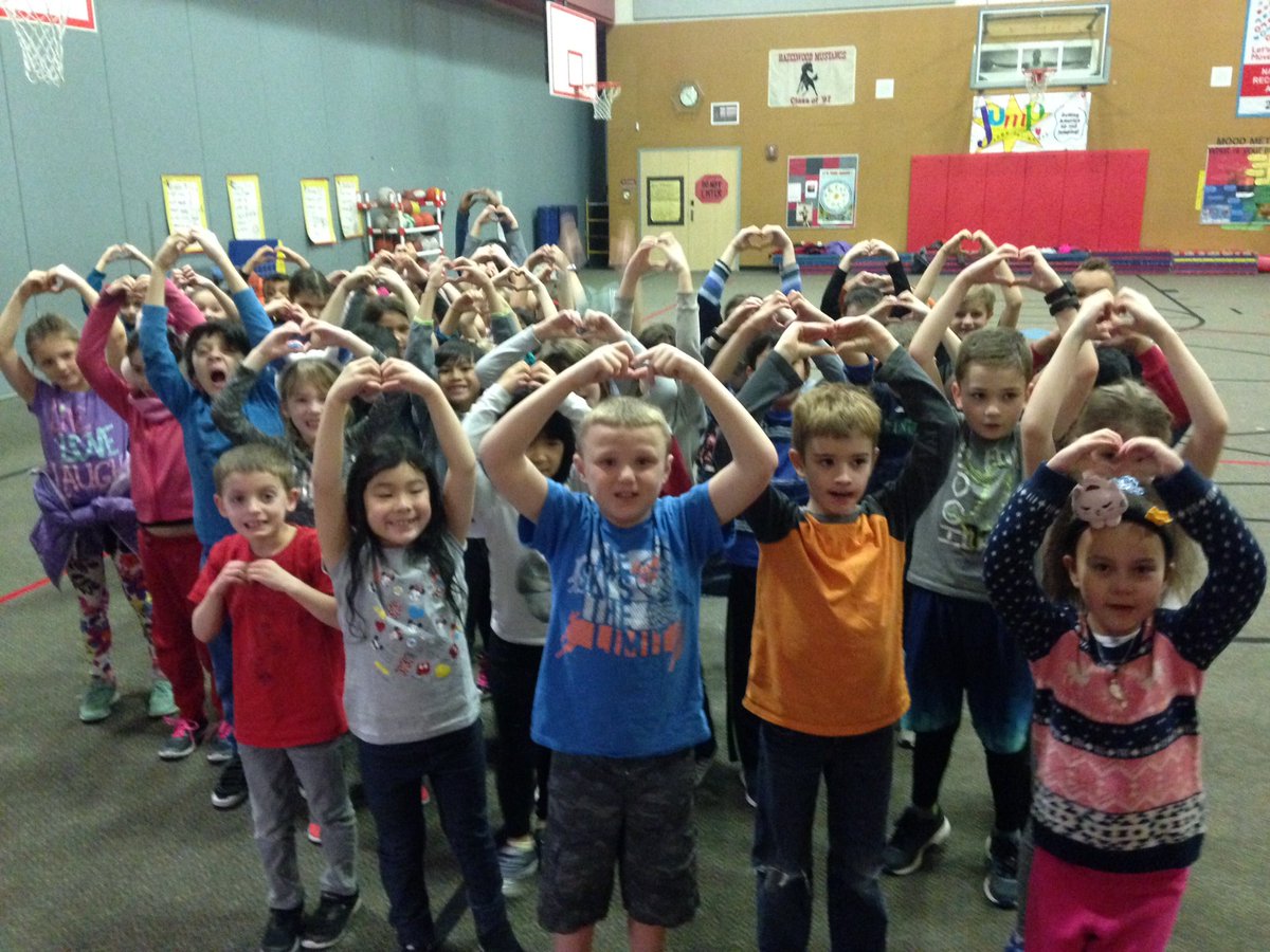 HWE_PE's tweet photo. Hazelwood 2nd graders getting ready for Jump-Rope-for-Heart day Feb 14  by making hand 'hearts' #jumpropeforheart2018 #heartassociation 
#saveaheartjumprope https://t.co/DiujTM6Sfo