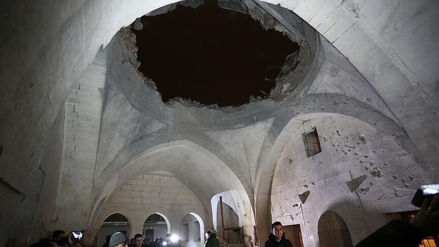 ozlemozcan_'s tweet photo. İnsana saygısı olmayanın, inanca saygısı olmaz! 

Tarihimize, değerlerimize, askerimize sıkılan her kurşunun, atılan her bombanın sahibi ABD’dir.
Unutmayın, unutturmayın!

(1862 yılında inşaa edilen Kilis Çalık Camii dün gece bu hale geldi) https://t.co/VmIpAlbSdG