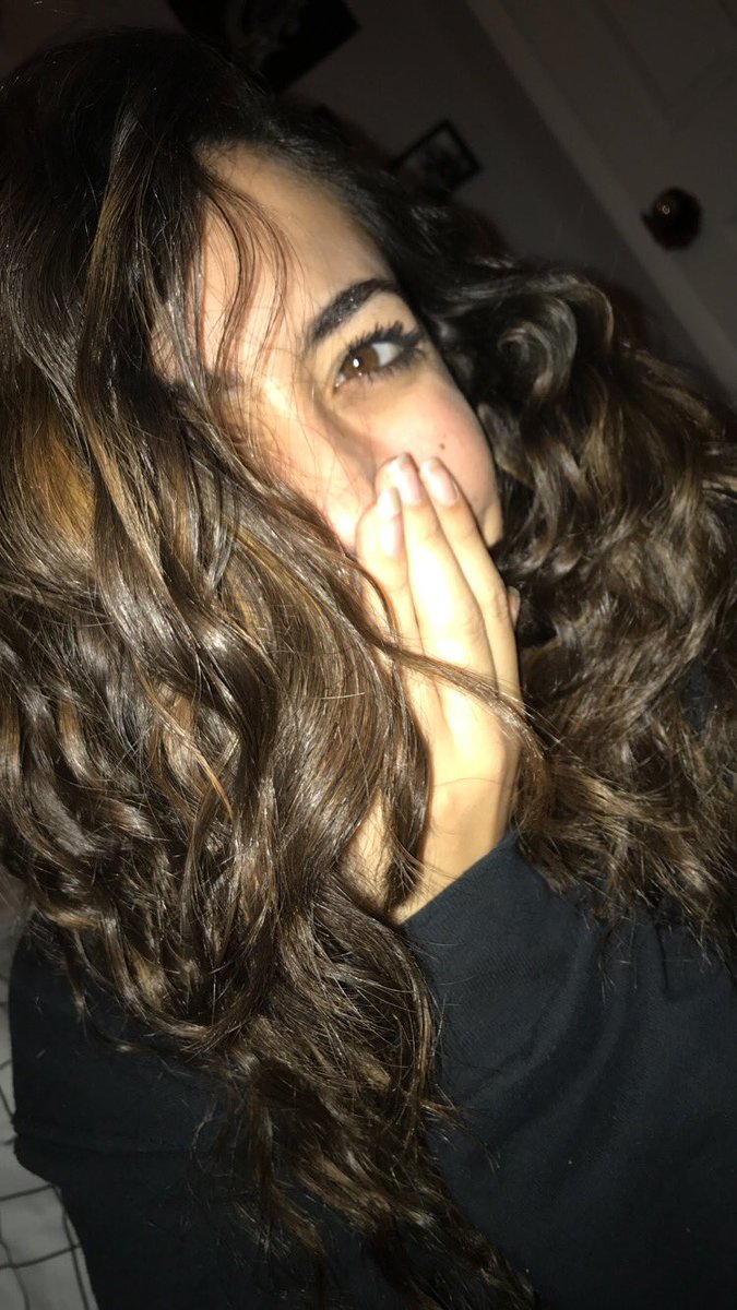 hi I never post on twitter but i really like the way my hair looks in this picture so please enjoy