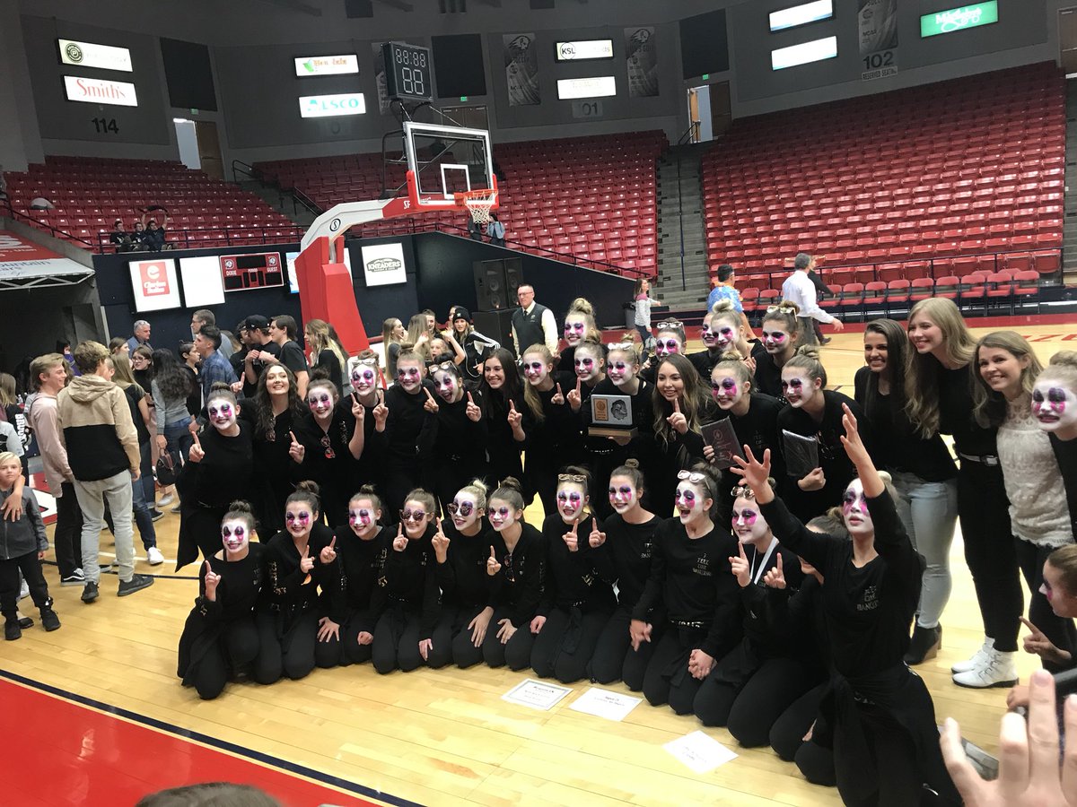 _jkeate's tweet photo. Congrats to Dhills @tempest_line on winning the Region 9 Drill team championship tonight! Back to back region champs! Congrats to girls and coaches! Great turn out of Dhills fans tonight too! @DhillsAthletics @dhillshigh https://t.co/hDhaCngNpG
