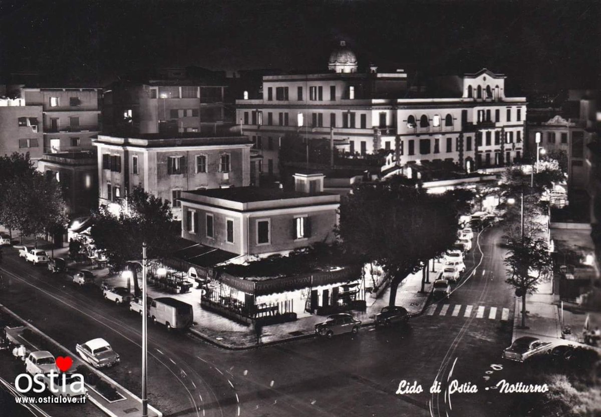 Ostia_love's tweet photo. #ostia #ostialove #ostialido #ostiabeach #lidodiroma #vialuciocoilio #vialedellamarina #notturno #cartolina #isolapedonale #chiesa #church #labuca #roma #rome #cars #automobili https://t.co/6voLwepdBG