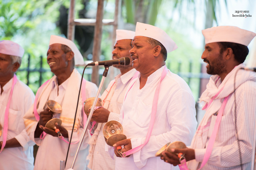 incredibleindia's tweet photo. The taal or manjira is a pair of clash cymbals, which makes high-pitched percussion sounds. It is generally used as an accompaniment to folk and devotional music. #IncredibleIndia https://t.co/SEftoIOd6c