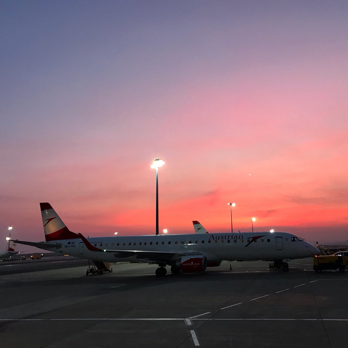 RabmerU's tweet photo. Auf dem Weg nach Sofia. Dort Treffen mit bulgarischen Wirtschaftsminister, der stv. EU-Ministerin, dem bulg. KMU-Verband um Schwerpunkte der bulgarischen EU-Präsidentschaft und Verbesserungen der Rahmenbedingungen für KMU’s zu besprechen. #UEAPME #KMUs https://t.co/C4dj7D4kxe
