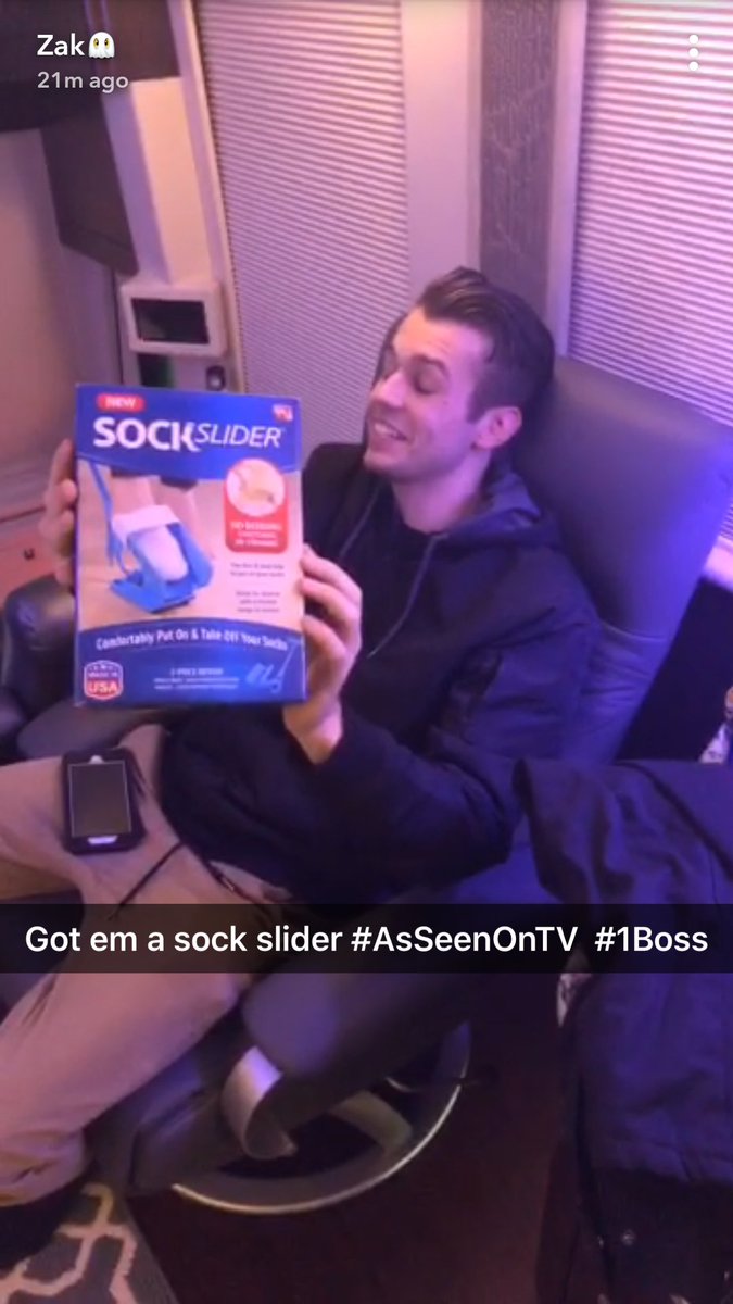 Hula_Tiger's tweet image. Lmao😂😂 omg @Zak_Bagans  you bought those #bestbossever and @DakotaLaden your reaction is the best and your so damn cute😍😍 go tell the world Dakota!😂😉
Dakota: is it the new Mac book pro?
Zak: no, close
@BillyTolley : ok? 
😂😂 #GhostAdventures #1Boss