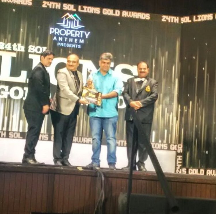 TeamHaasil's tweet photo. Congrats Team Haasil 4 winning Best TV Show @sidpmalhotra @arorasammeer Best Actor @shethvatsal &amp; Best Actress @nikifyinglife @ d Lions Gold Awards! Congrats to the entire team @itszayedkhan @Chakdemohit @simplysheeba @chuckysayswhat @SinghYamini0320 @radhikaanand66 @dopamitsingh https://t.co/J2NmeEGsKX