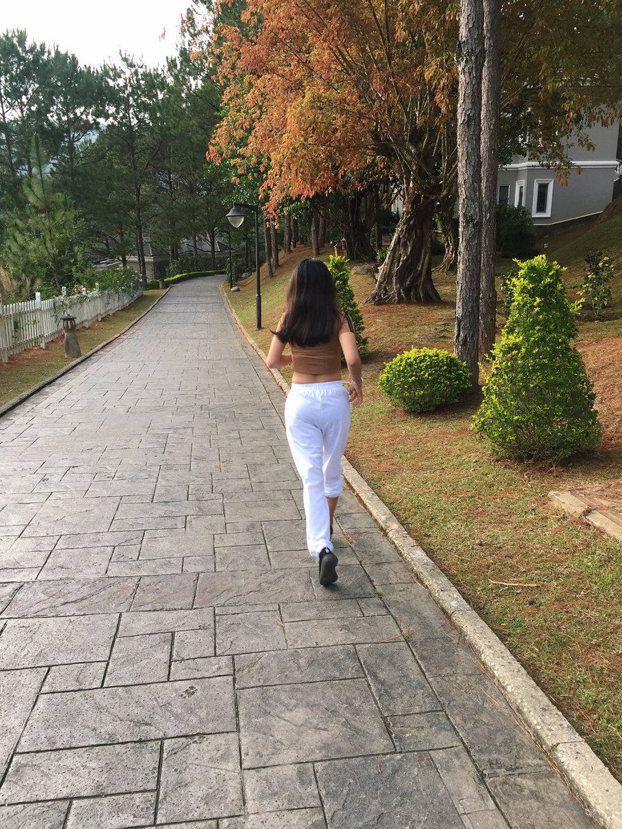 DinhYNhung's tweet photo. #dinhynhung #actress #vietnamese❤️❤️❤️ https://t.co/EjAMLBCqTv