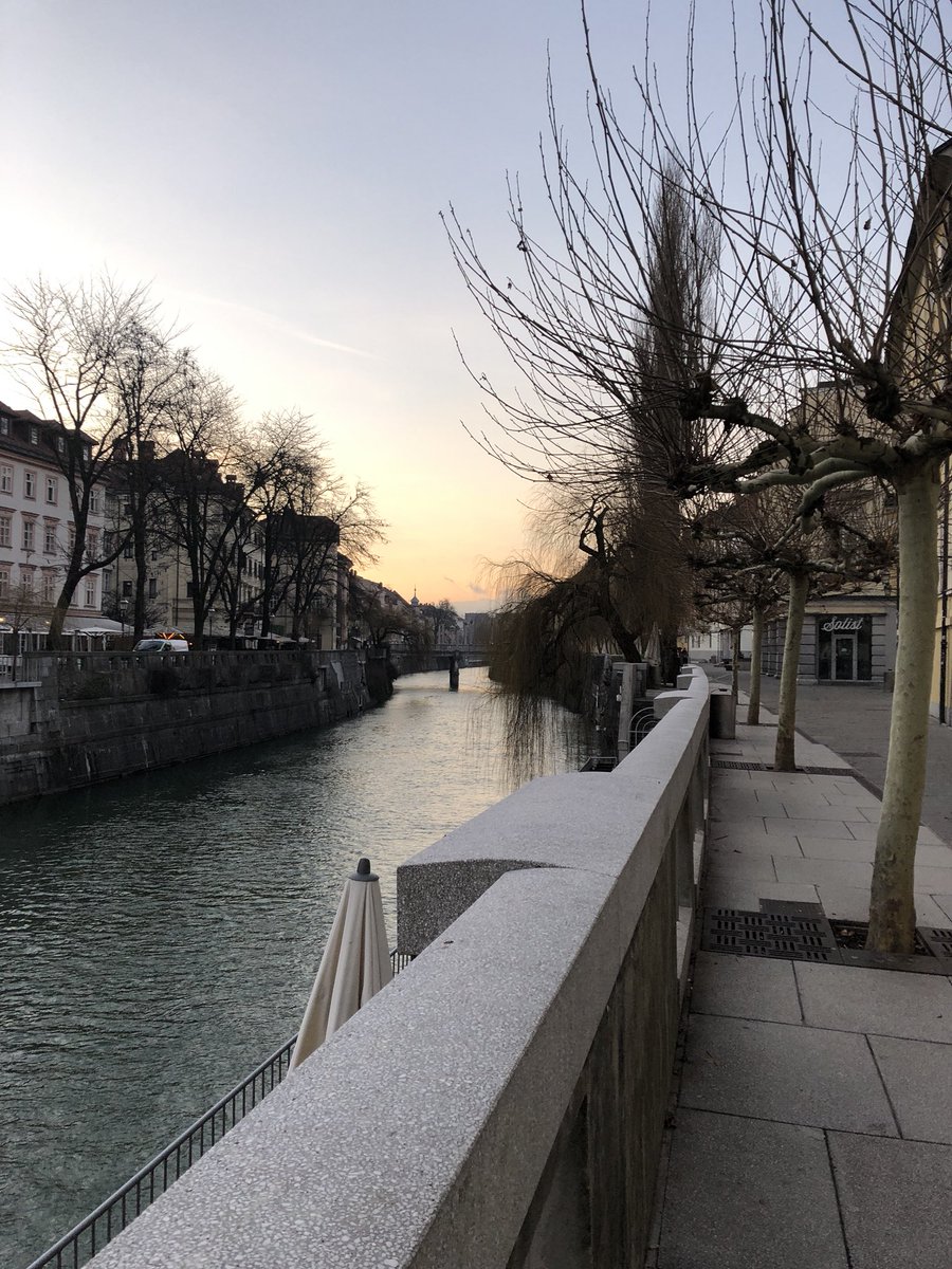 Padraicino's tweet photo. Is there a more wonderful, beautiful location for an early AM urban run? #Ljubljana @SloMeetings @Conventa2018 https://t.co/bhmlMpkMG2