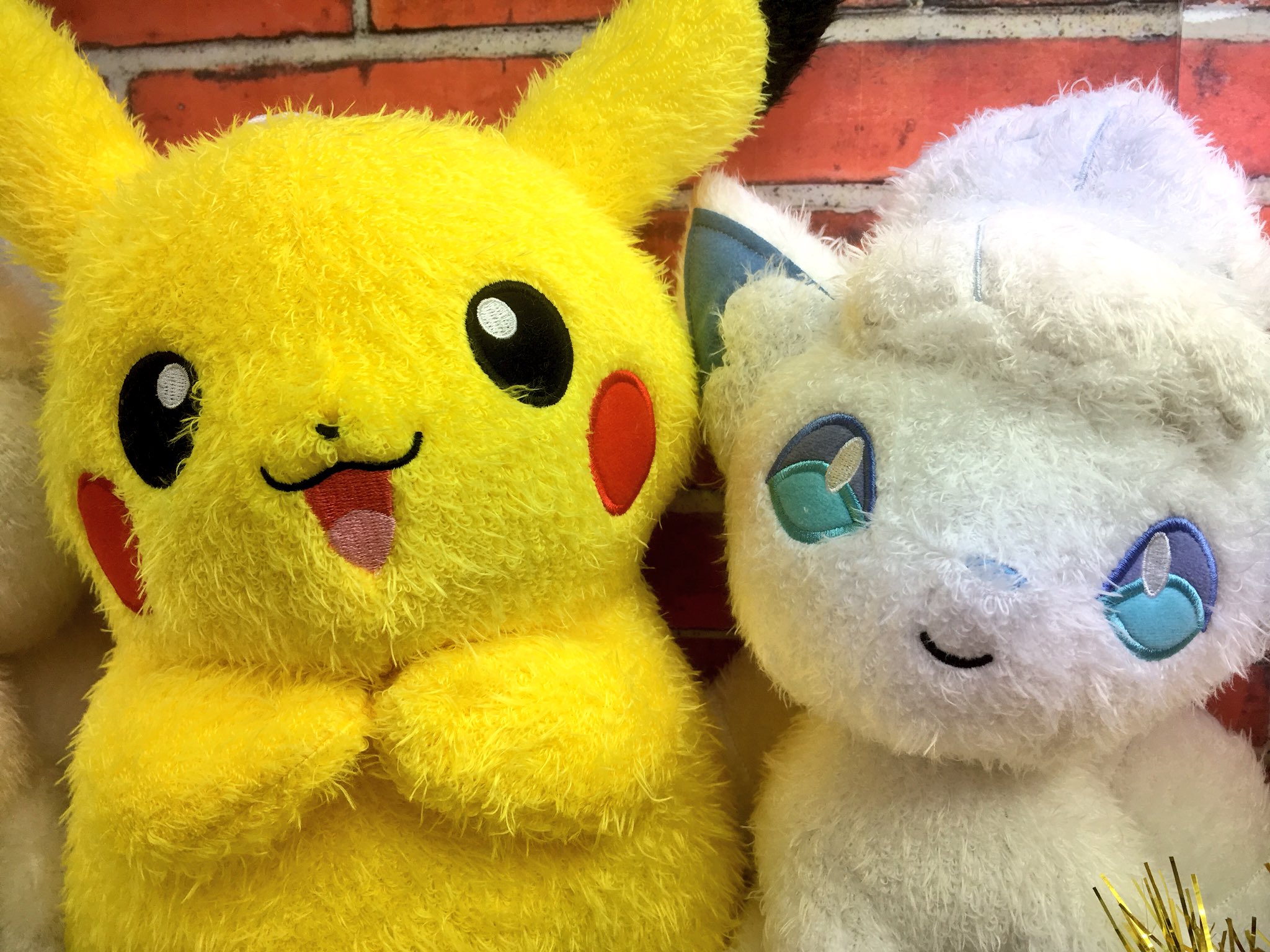 Twitter இல ドラマ下北沢 プライズ専門店 ポケットモンスター サン ムーン ポケだっこでっかいぬいぐるみ ピカチュウ ロコン アローラのすがた ロコンは無くなってしまい ピカチュウも残りわずかです ポケモン ピカチュウ ロコン アローラ