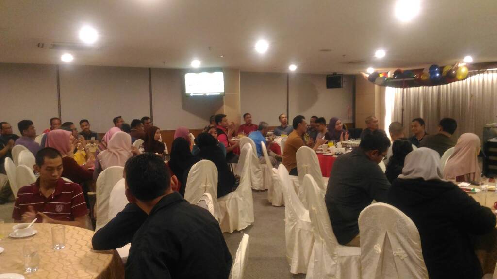 Hadir di Majlis Pelancaran Kelab Kebajikan dan Rekreasi RELA Pahang (KKRP) dan Majlis Sanjungan Budi RELA Pahang di hotel E Red, Kuantan semalam. Tahniah kepada semua. #SetiaBerbakti <a href="/relamalaysia/">relamalaysia</a> <a href="/zulkifliabidin/">Zul Abidin</a> <a href="/relapahang/">RELA Negeri Pahang</a> <a href="/RazibSRBrians/">R-jib</a>