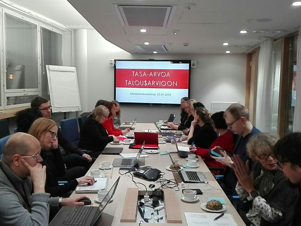 AnnaElomaki's tweet photo. Alkamassa @tasatalous -hankkeen workshop talousarvion sukupuolivaikutusten arvioinnin menetelmistä. Tila täynnä asiantuntijoita, tästä tulee kiinnostava aamu. @ylostalohanna @Mau_And @mjvaal @OlliKarkkainen @jutervol @TapioRasanen @TuomasKoson https://t.co/0u9EF5GqYI