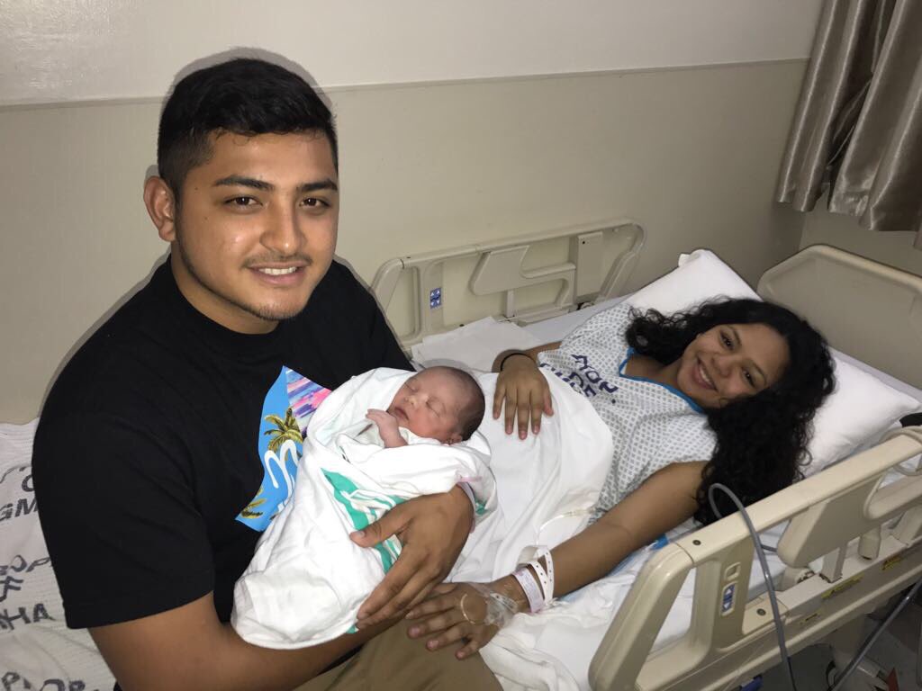 kaylanijlc_'s tweet photo. Kairo Paul Cruz Sablan 🤴🏽💙😘😍 #KingKairo #3kings #01062018 #threefortysixpm #6lbs7oz #17in #purelove #iloveyou #sonson #mommyanddaddysbff #mommystwin #momlife #dadlife #parenthood #doesntgetanybetterthanthis #almost3weeks 😭 #slowdownson @csablan17 https://t.co/Mr29h2Zdhz
